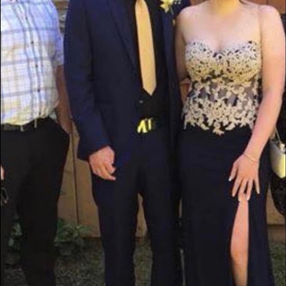 Beautiful navy blue and gold prom dress only worn once fits size 4-6 - Picture 2 of 2